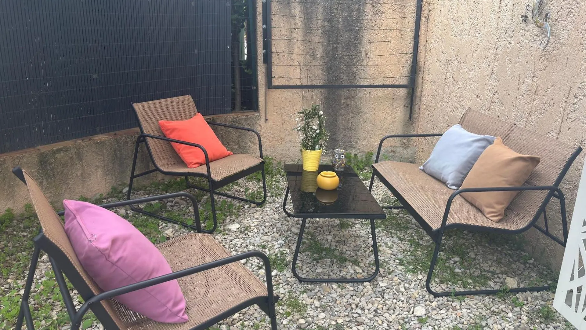 Appartement Cosy Avec Jardin contacts